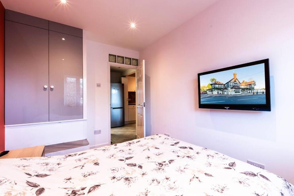 Comfy Apartment 16 Easy Access To Central London Tadworth Bagian luar foto