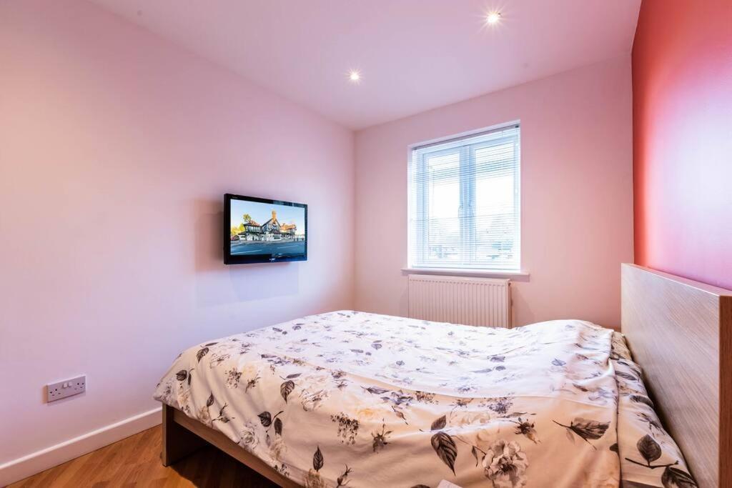 Comfy Apartment 16 Easy Access To Central London Tadworth Bagian luar foto